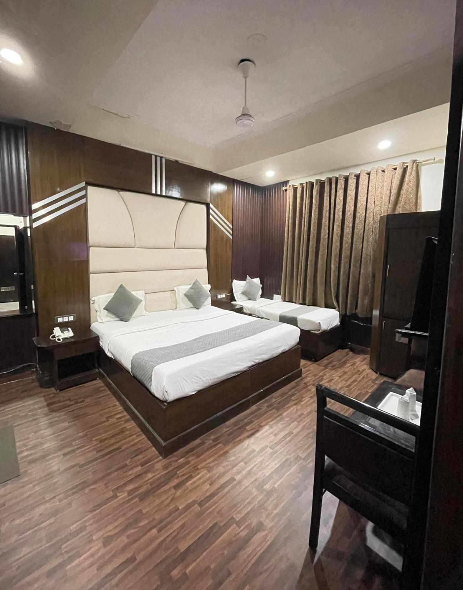 Hotel Radiance Delhi  Exterior foto
